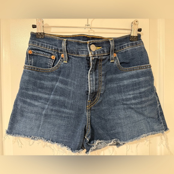 Levi’s High Rise Cut-Off Denim Shorts Size 26 - Picture 3 of 6